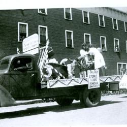 Parade (c.1945)