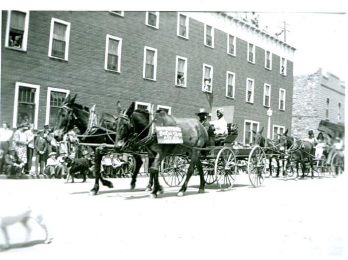 Parade (c.1946)