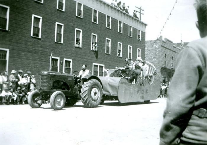 Parade (c.1946)