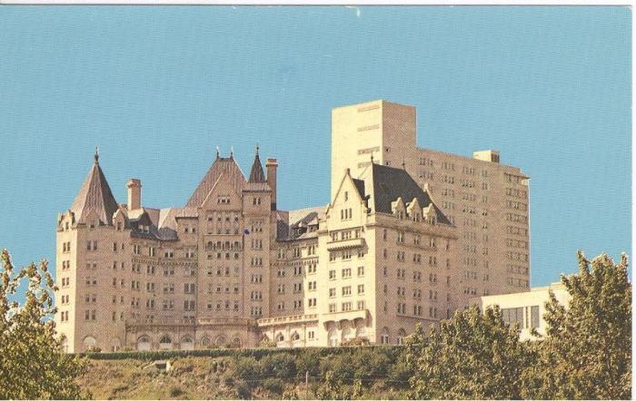 Macdonald Hotel, Canadian National Railway Hotel, Edmonton Postcard