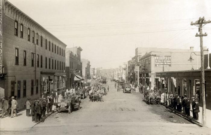 Central Avenue, Swift Current (c.1913)