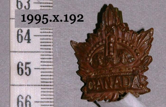 Canadian Army Collar Badge