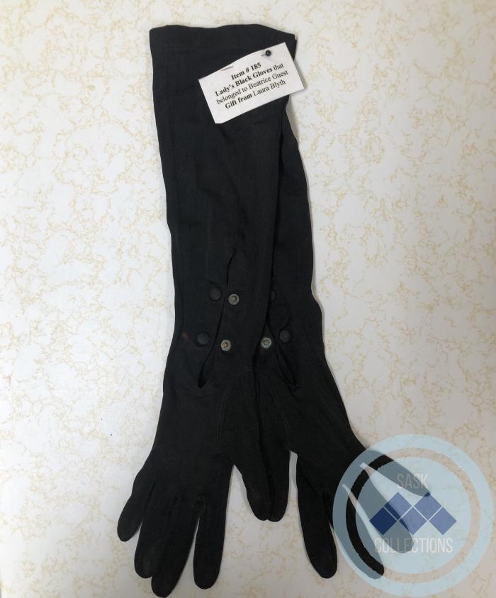Lady's Black Gloves