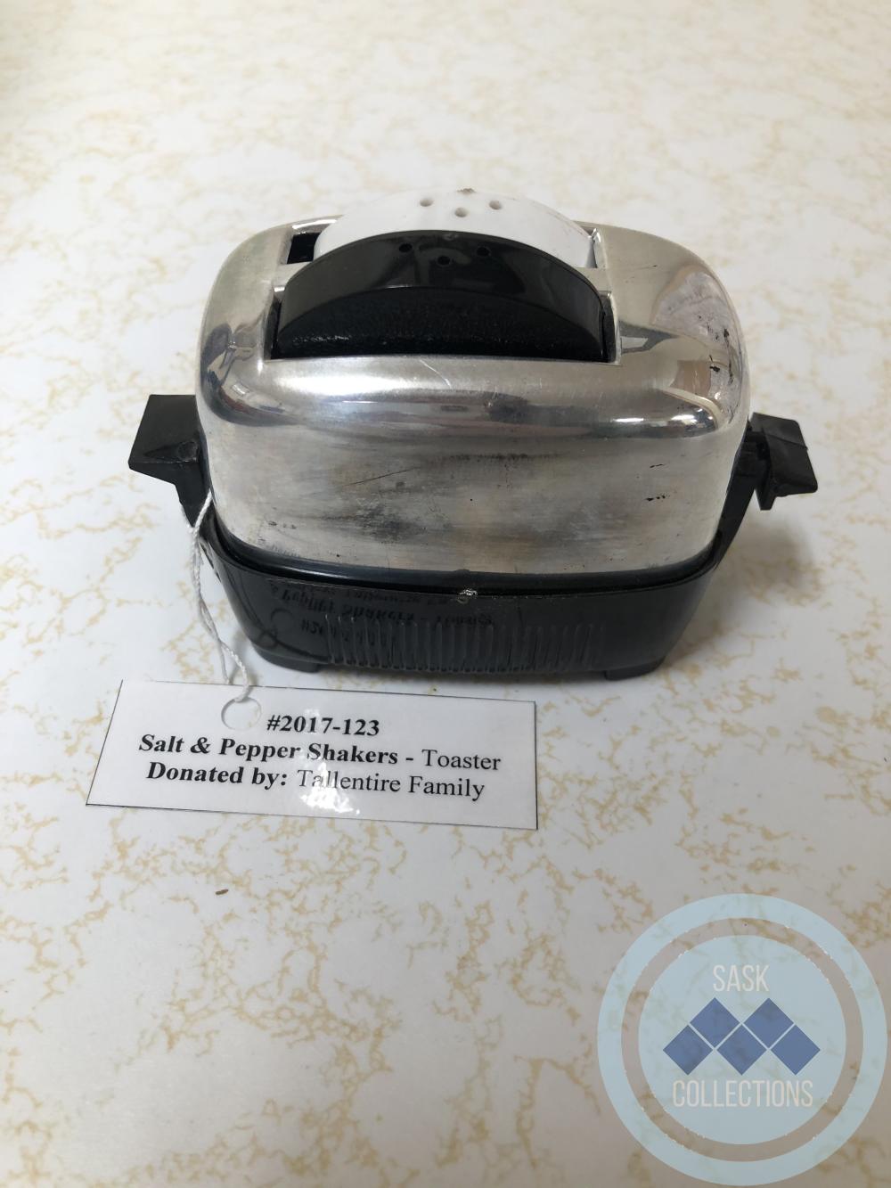 Salt & Pepper Shakers - Toaster