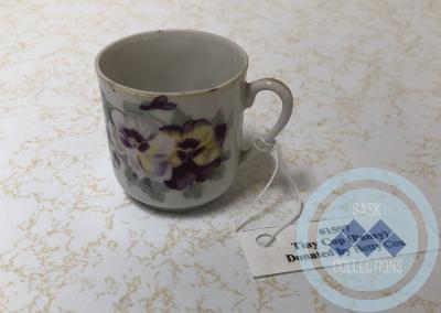 Tiny Cup (Pansy)