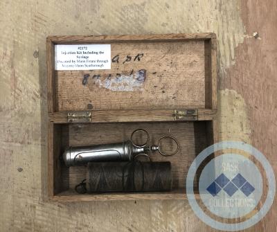 Injections Kit Including the Syringe
