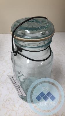 "Perfect Seal" wire bail canning jar - size 10