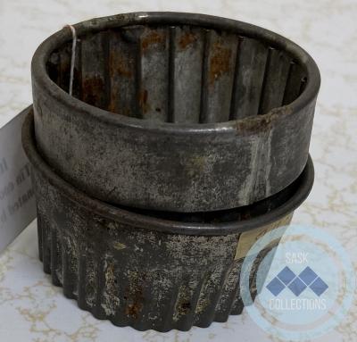Tin cookie cutters (2)