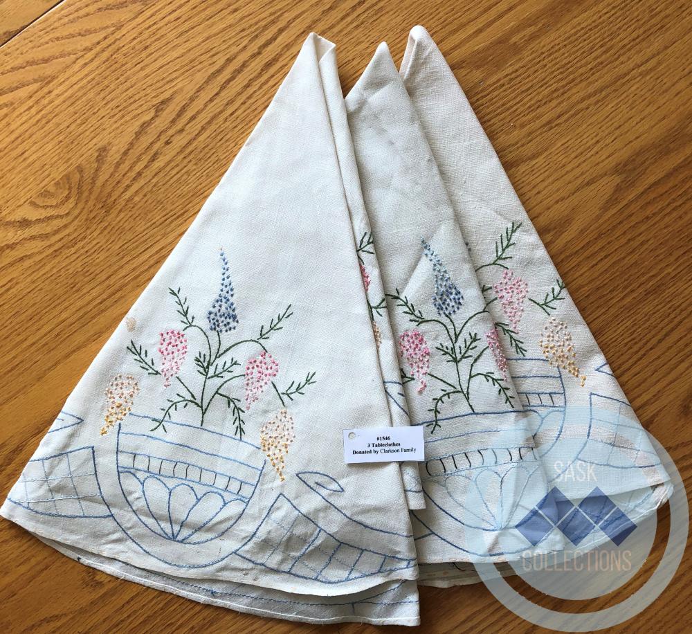 Tablecloths - set of 3