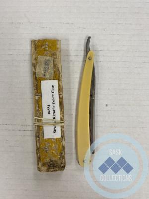 Straight Razor in Yellow Case