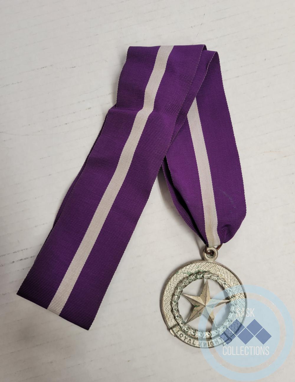 Pendant, Fraternal