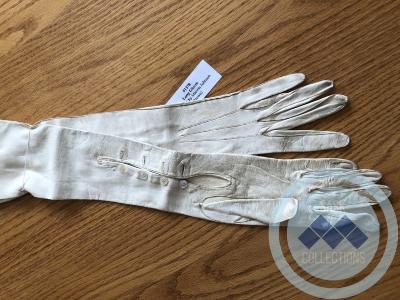 Off White Gloves