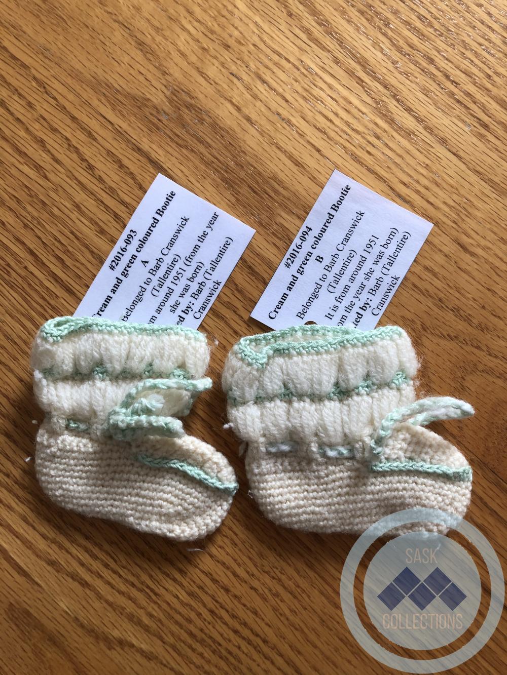 Bootee - cream and light green