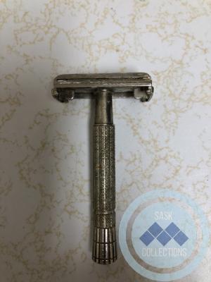 Razor - silver - engraved handle