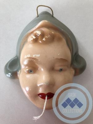 Dutch Girl String Holder